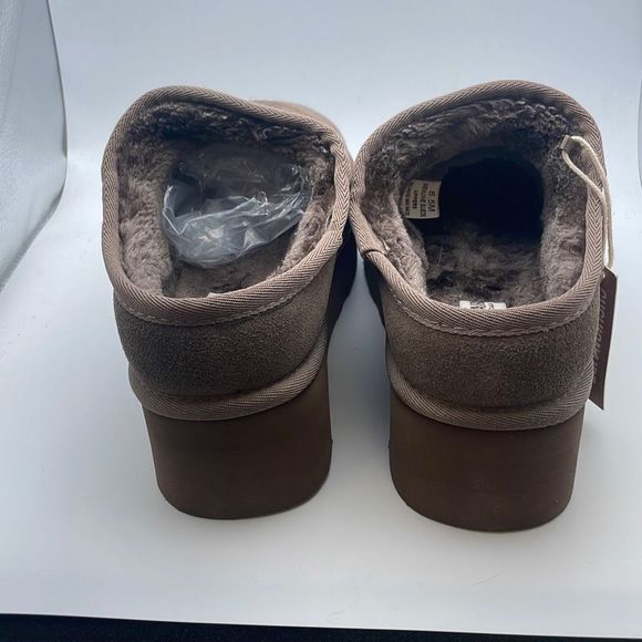 CUSHIONAIRE Women's COZY Genuine Suede Cozy Mule Platform +Memory Foam SIZE 8.5 - Picture 4 of 7